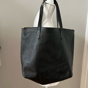 Cuyana Leather Tote!